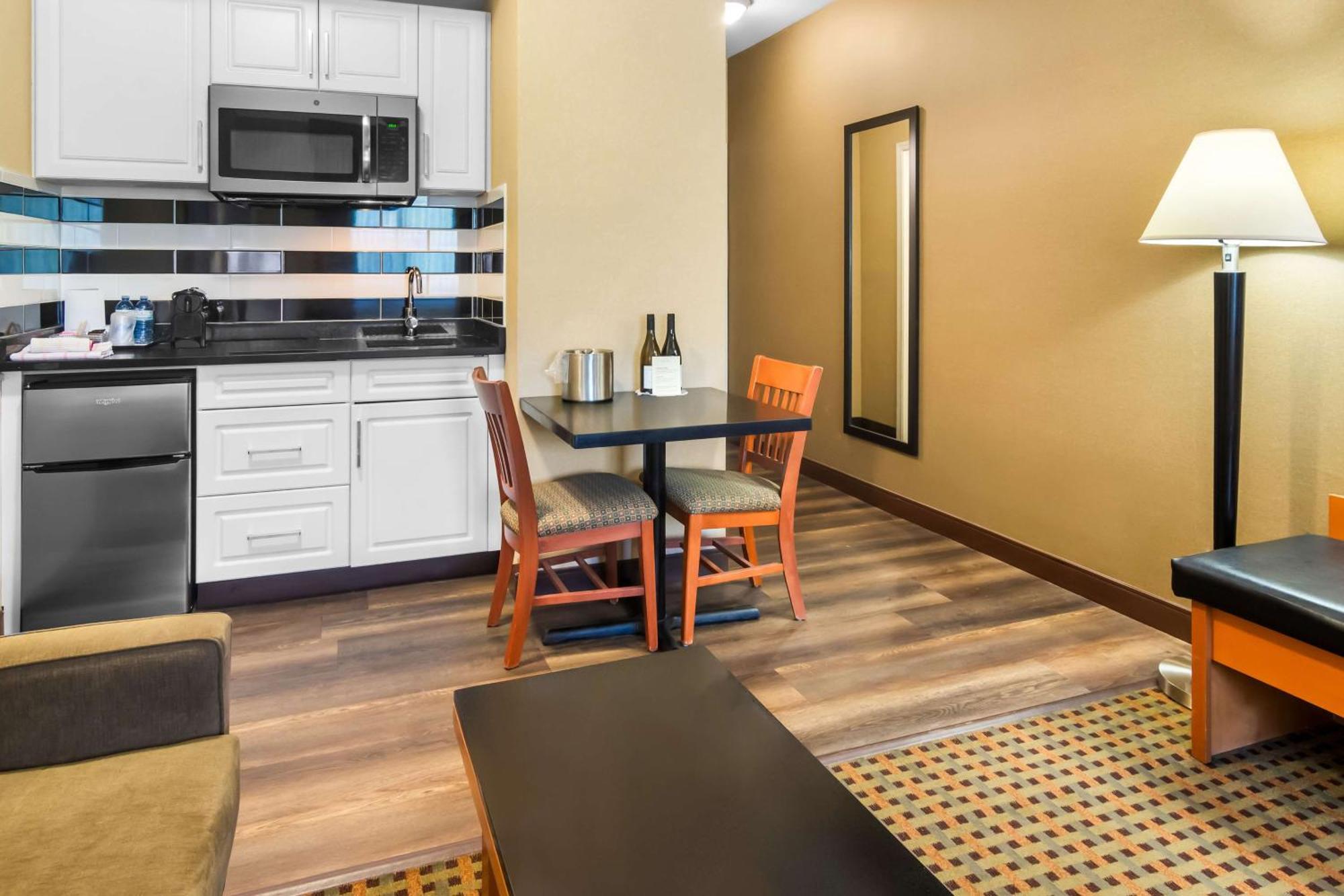 Best Western Plus Osoyoos Hotel & Suites Ngoại thất bức ảnh