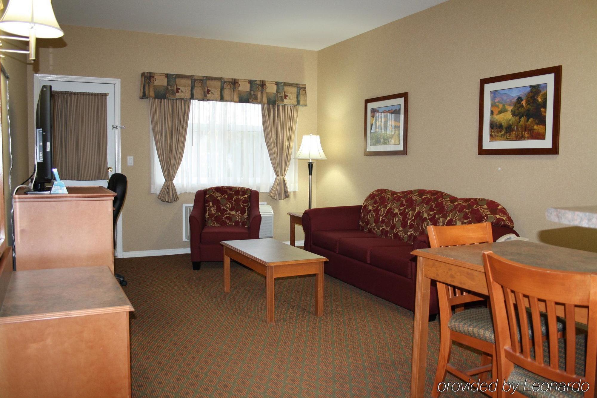 Best Western Plus Osoyoos Hotel & Suites Phòng bức ảnh