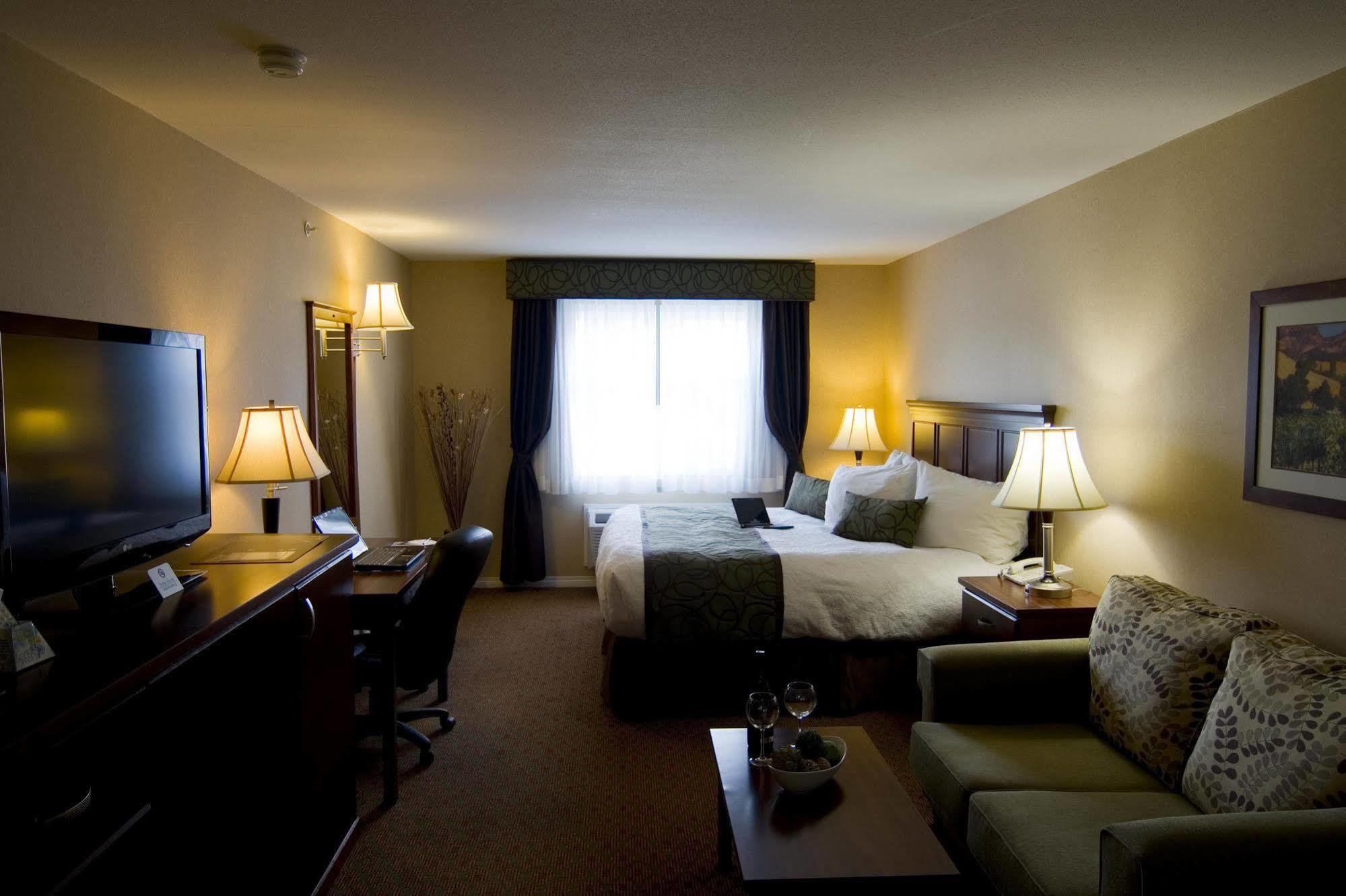 Best Western Plus Osoyoos Hotel & Suites Phòng bức ảnh